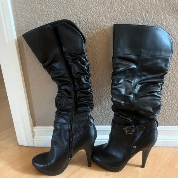 Guess Black Heeled Boots - Picture 1 of 5